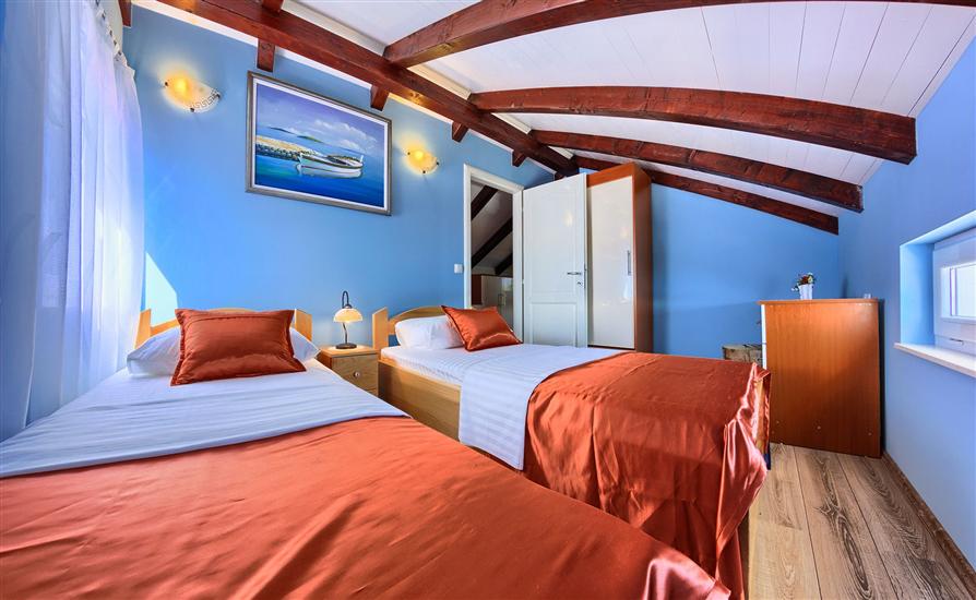 House K1, for 8 persons