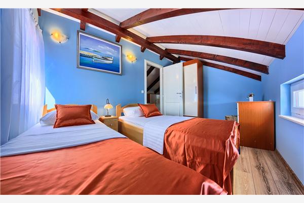 House K1, for 8 persons