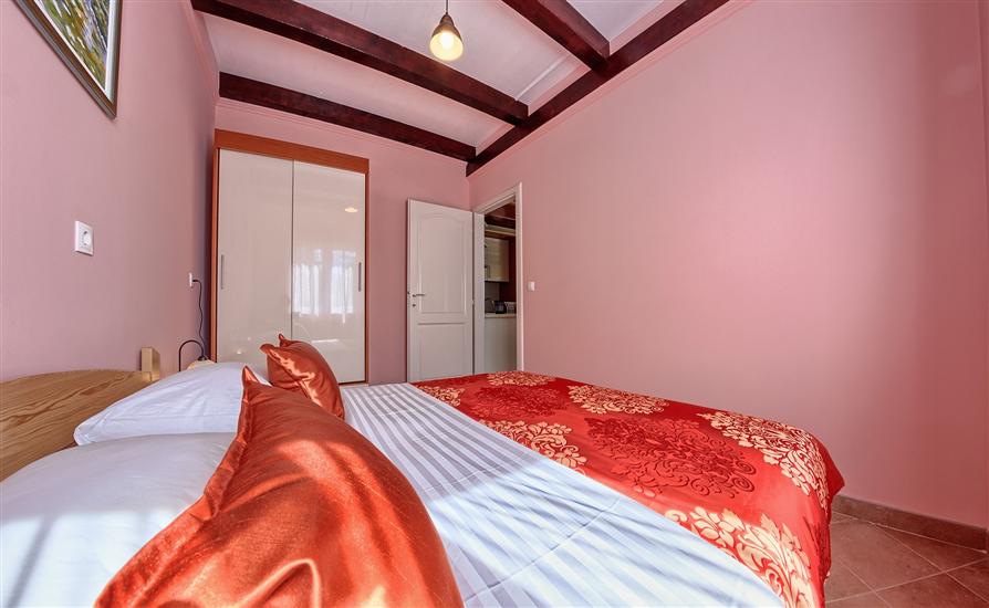 House K1, for 8 persons