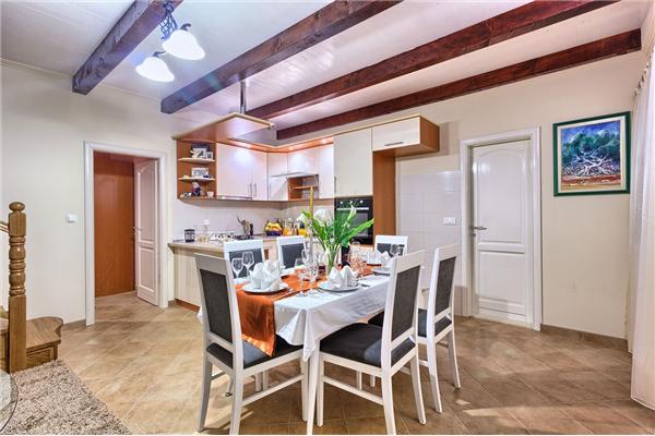 House K1, for 8 persons