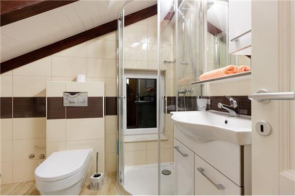 House K1, for 8 persons