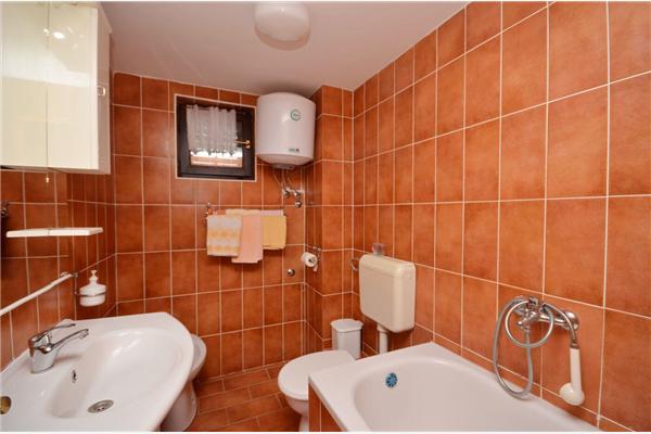 Apartment A6, for 5 persons