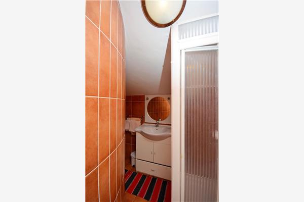 Apartment A6, for 5 persons