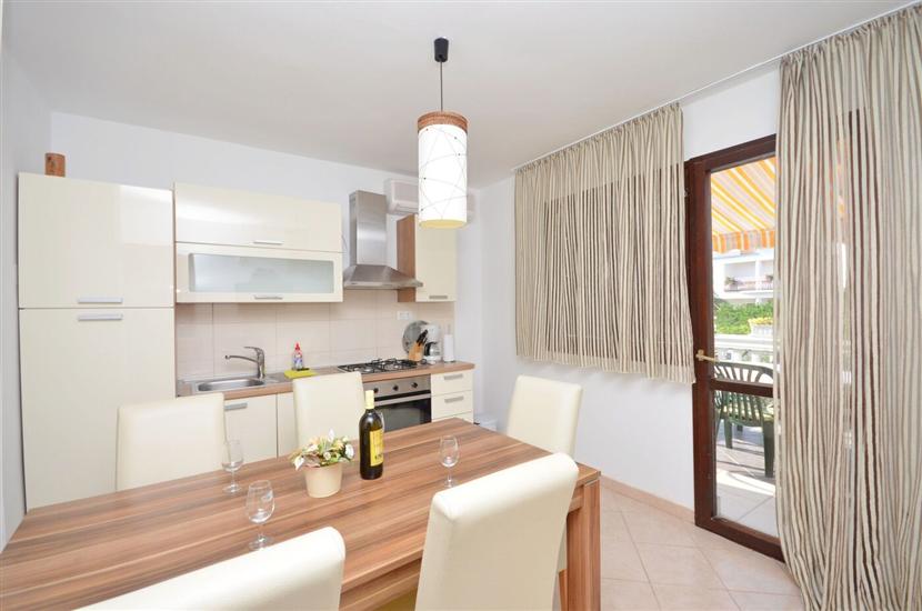 Apartment A2, for 6 persons