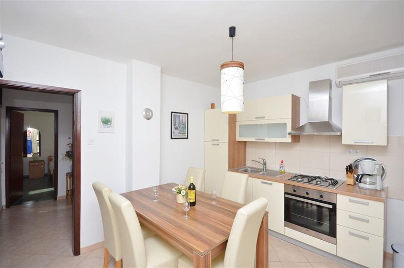 Apartment A2, for 6 persons