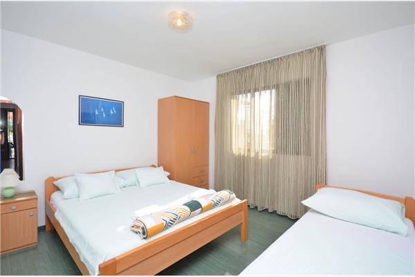 Apartment A2, for 6 persons