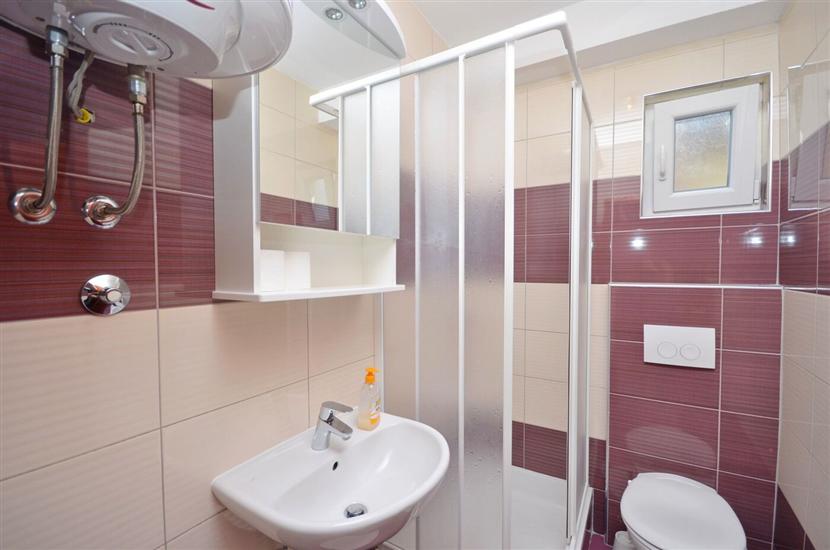 Apartment A2, for 6 persons