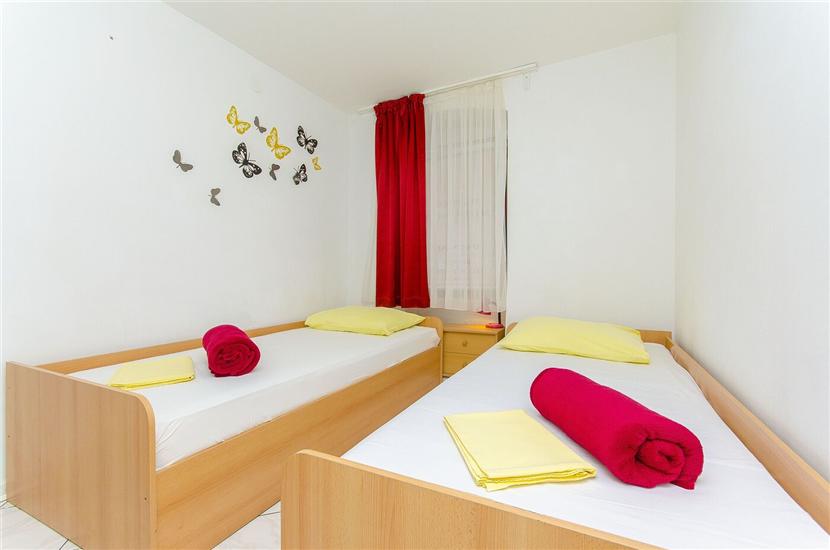 Apartment A1, for 5 persons