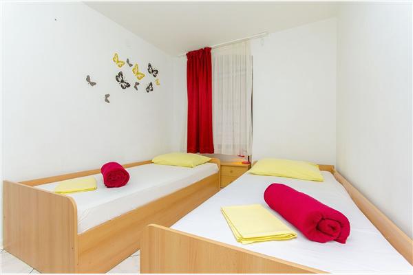 Apartment A1, for 5 persons