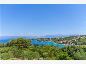 Apartment Middle Dalmatian islands,BookKažimirFrom 94 €
