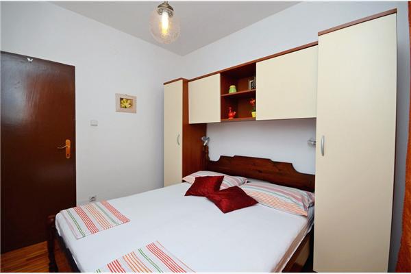 Apartment A1, for 5 persons