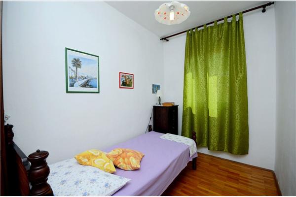Apartment A1, for 5 persons