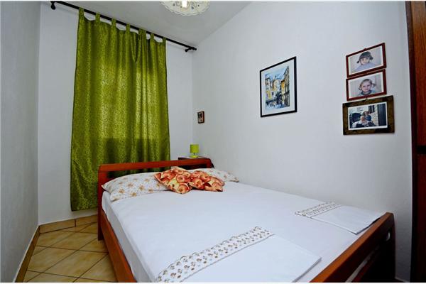 Apartment A1, for 5 persons