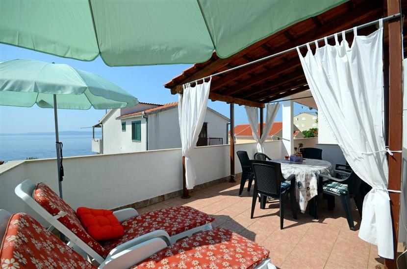 Apartment A1, for 5 persons