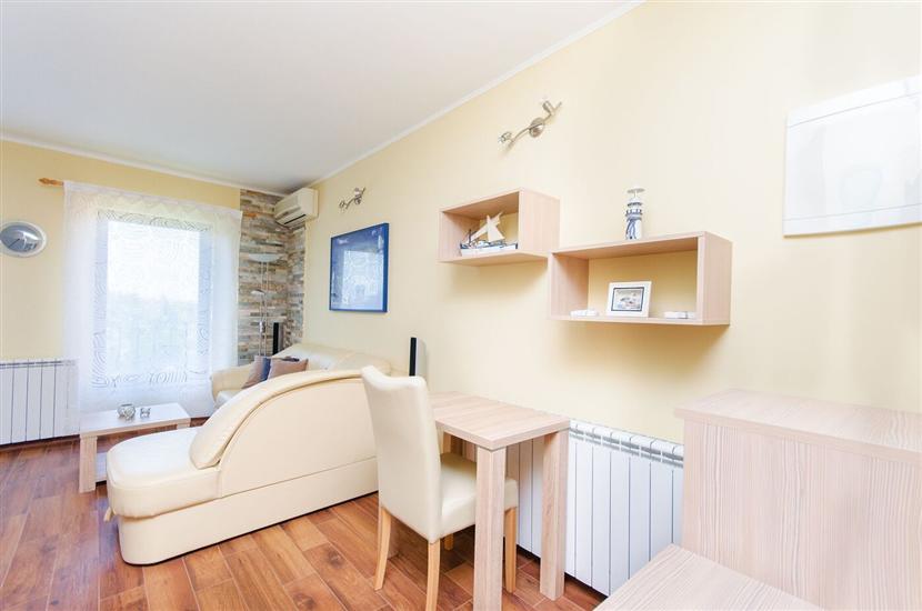 Apartment A2, for 5 persons