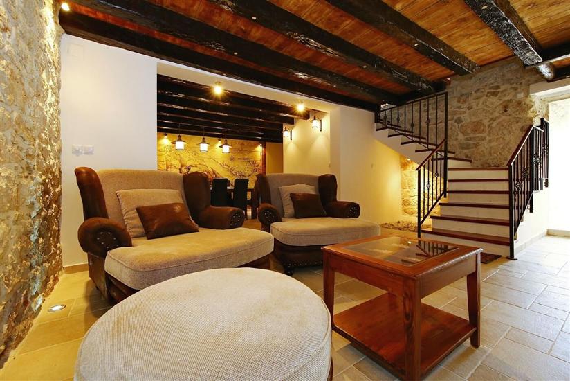 House K1, for 10 persons