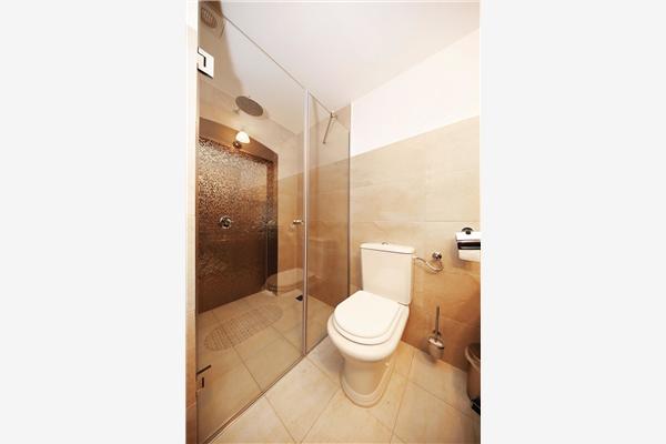 House K1, for 10 persons