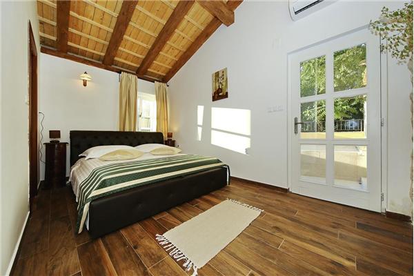 House K1, for 10 persons