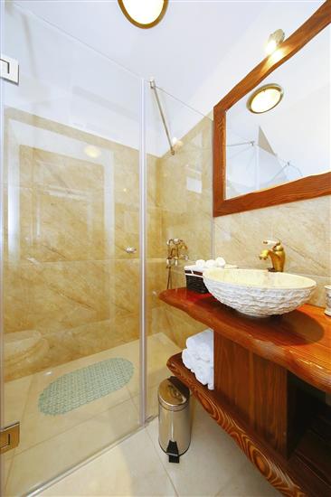 House K1, for 10 persons