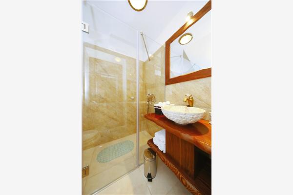 House K1, for 10 persons