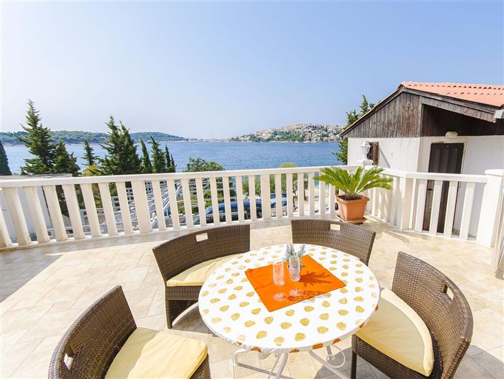 Apartment A1, for 6 persons