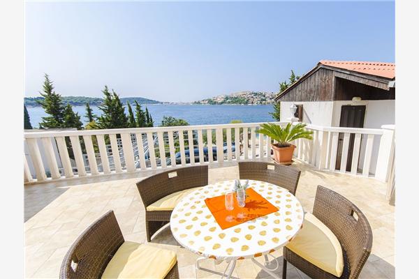 Apartment A1, for 6 persons