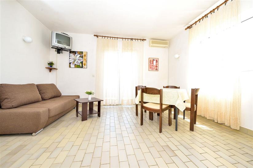 Apartment A4, for 4 persons