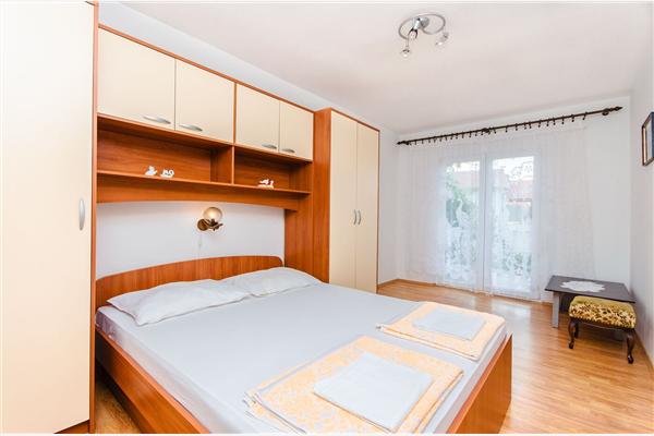 Apartment A1, for 6 persons