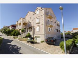 Appartement Midden Dalmatische eilanden,ReserverenMaraVanaf 149 €