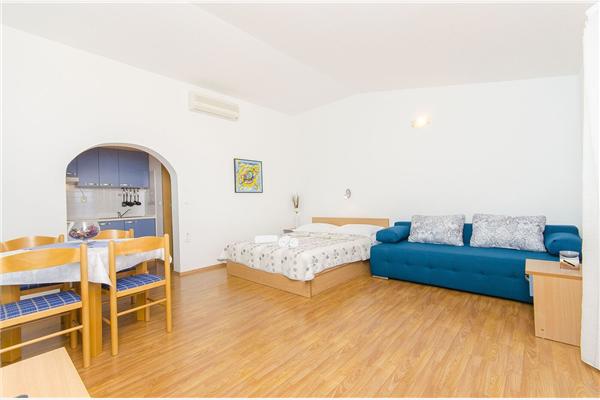 Apartment A1, for 4 persons