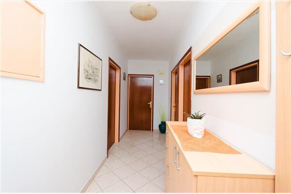 Apartment A1, for 5 persons