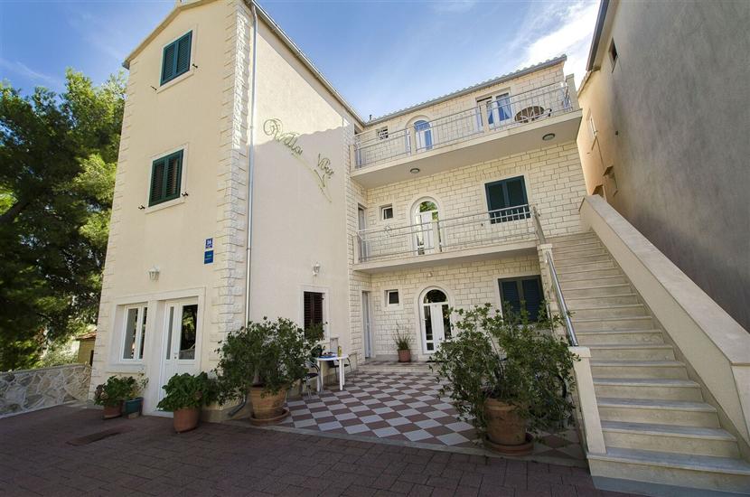 Apartments and Room Villa Niko