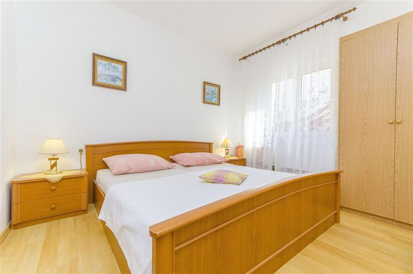 Apartment A5, for 5 persons