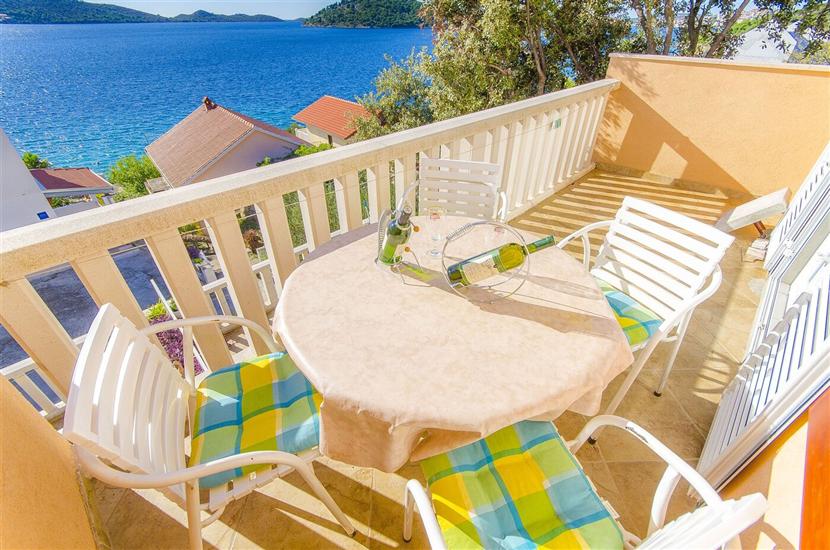 Apartment A1, for 3 persons