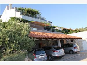 Apartment Middle Dalmatian islands,BookDeaFrom 192 €