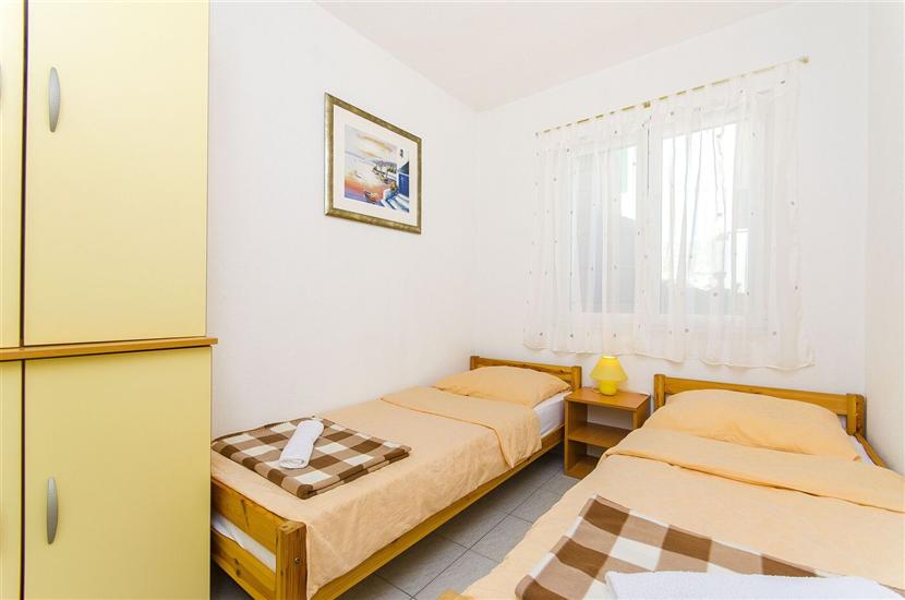 Apartment A1, for 5 persons