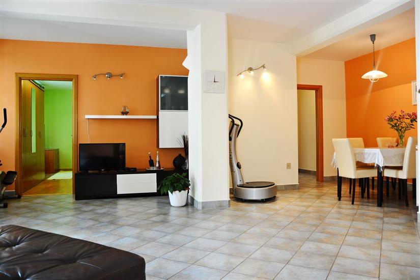 Apartment A1, for 6 persons