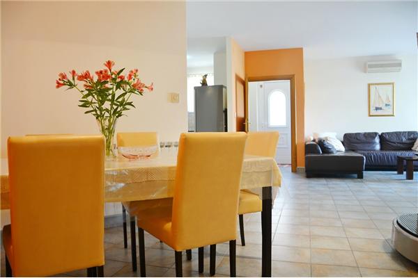 Apartment A1, for 6 persons