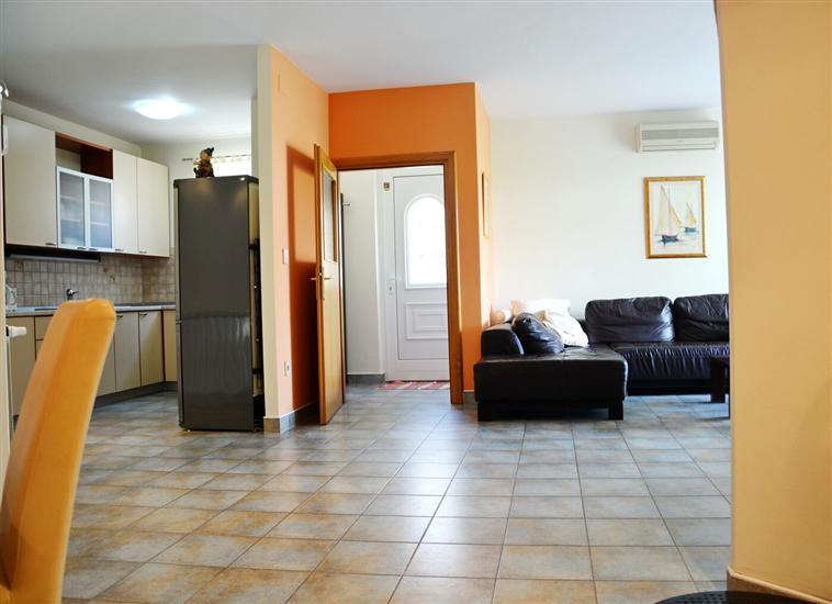 Apartment A1, for 6 persons