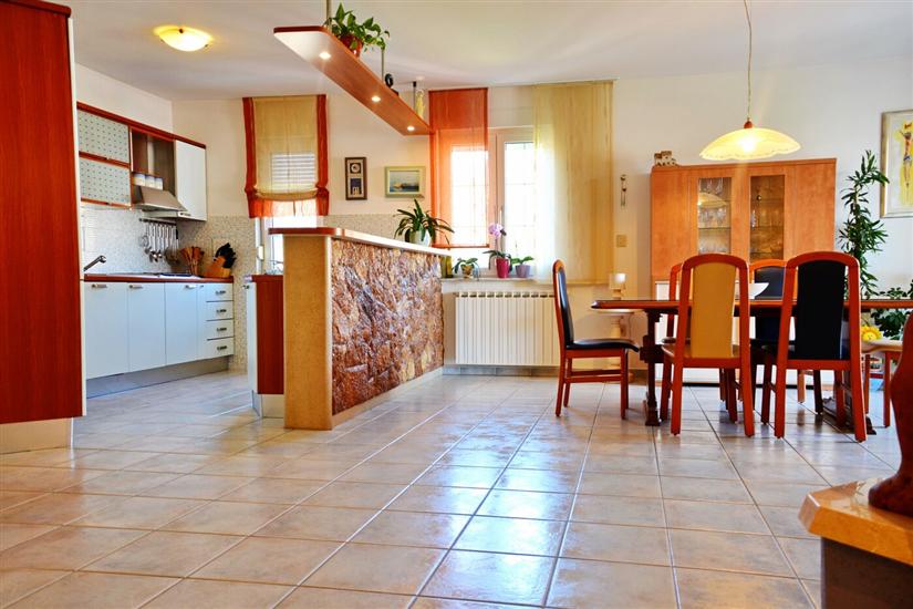 Apartment A2, for 6 persons