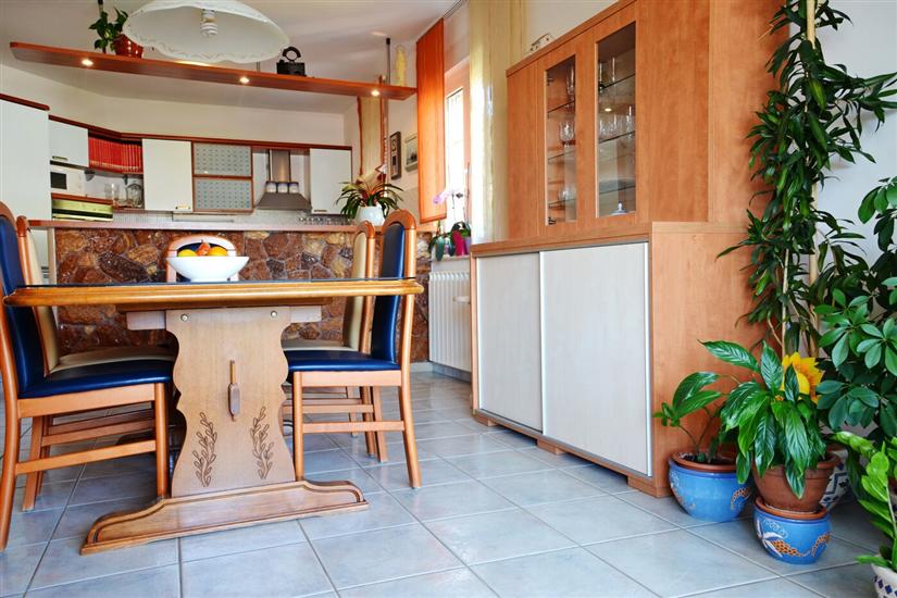 Apartment A2, for 6 persons