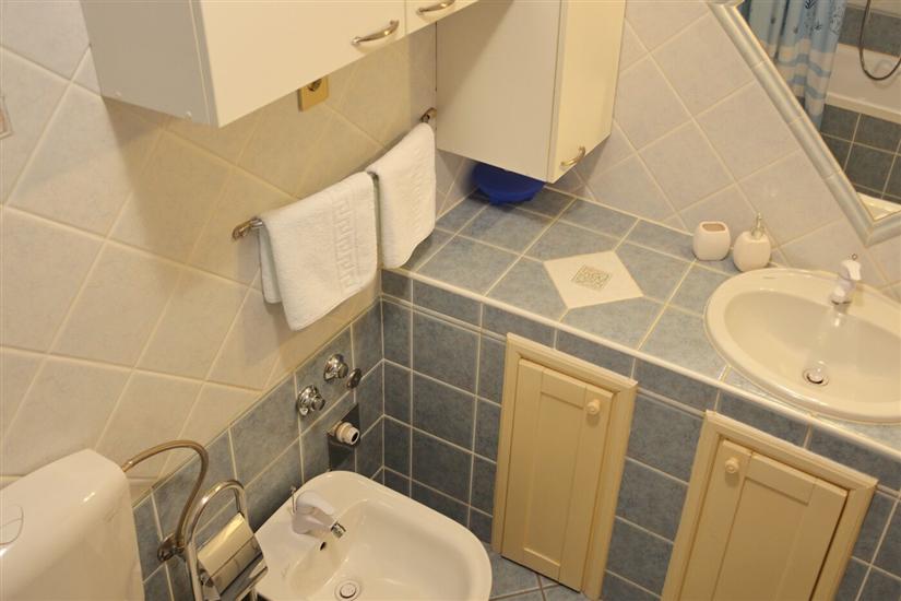 Apartment A2, for 6 persons