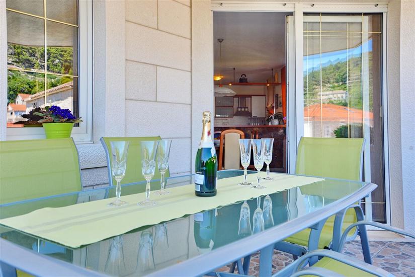 Apartment A2, for 6 persons