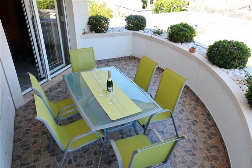 Apartment A2, for 6 persons