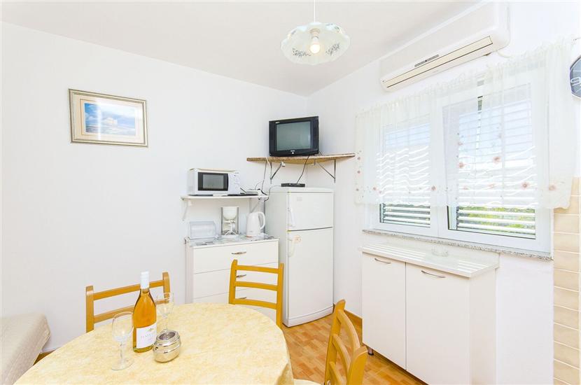 Apartment A2, for 5 persons
