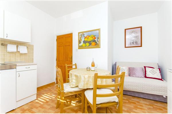 Apartment A2, for 5 persons