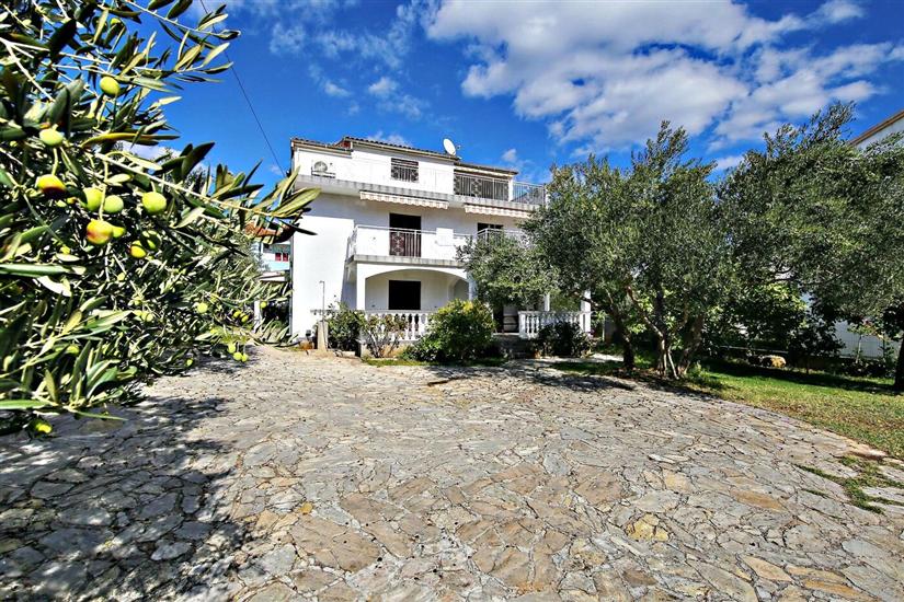 Apartments Diana Lovetovo