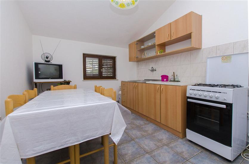 Apartment A2, for 5 persons