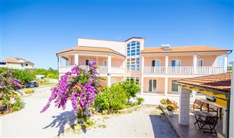 Apartman - Rogoznica