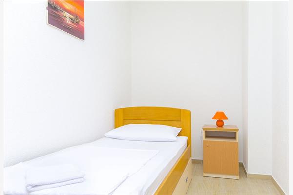 Apartment A7, for 4 persons